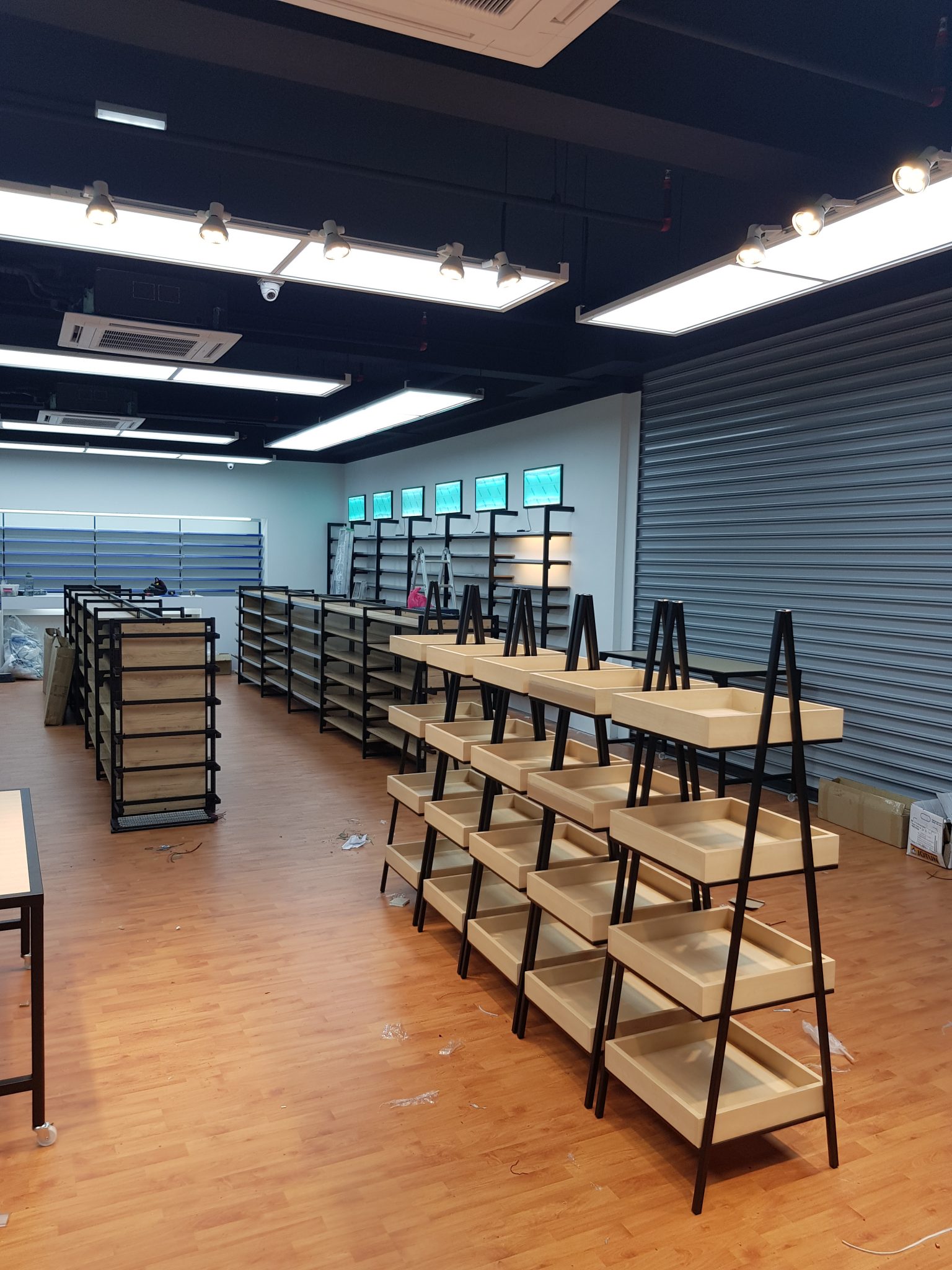 shop-retail-display-racks-in-malaysia-royal-rack